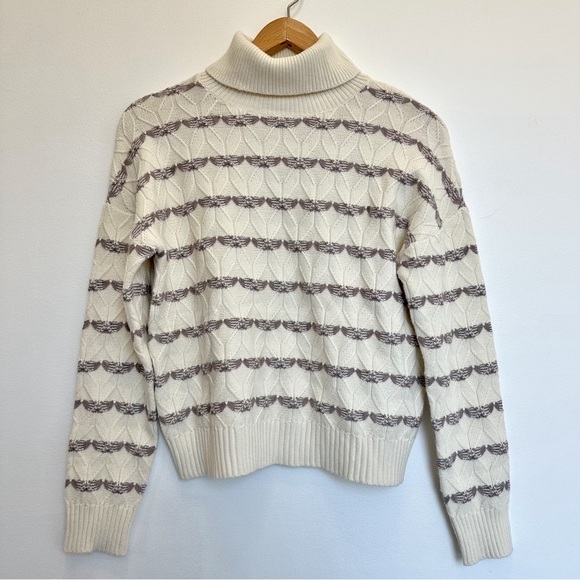 Joie NWT Turtleneck Sweater Size Medium Cream Gray Striped Knit Pullover Pattern - Picture 1 of 7